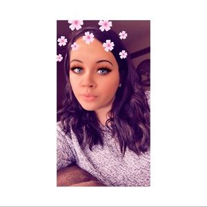 Meet your Posher, Alexis